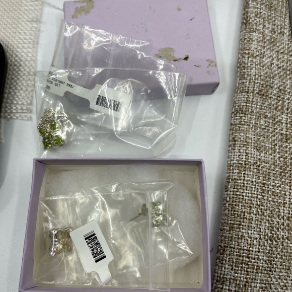 Vintage Sterling Silver Natural Green Peridot Gemstone Necklace & Earring Set - Picture 16 of 17